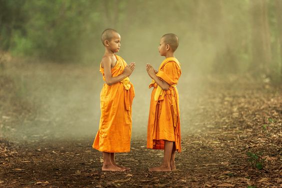 Cuộc sống luôn công bằng, “Lưới trời lồng lộng, tuy thưa mà khó lọt”. Sự công bằng ấy không phải chỉ đo đếm trong một kiếp người, mà là mối nhân duyên, là kết quả cho những việc làm của chính bản thân người ấy.